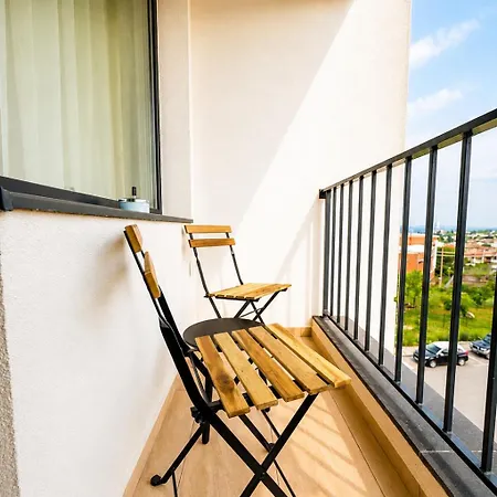 Apartman Vesta Dew- Modern With Free Parking In